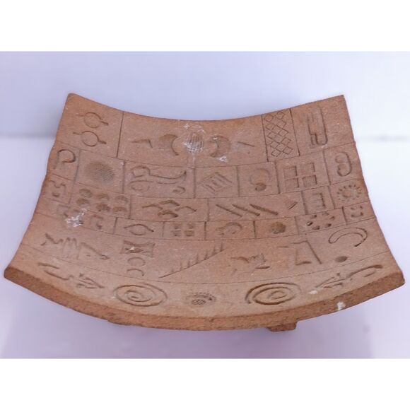Vintage Cuneiform Hieroglyphs Style Clay Pottery Legged Dish Signed CLUM 2002 - Picture 4 of 13